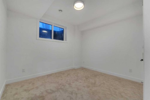 223 29 Avenue Nw, Calgary, AB - Indoor Photo Showing Other Room