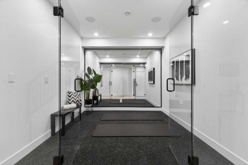 223 29 Avenue Nw, Calgary, AB - Indoor Photo Showing Other Room