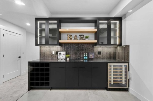 223 29 Avenue Nw, Calgary, AB - Indoor Photo Showing Other Room