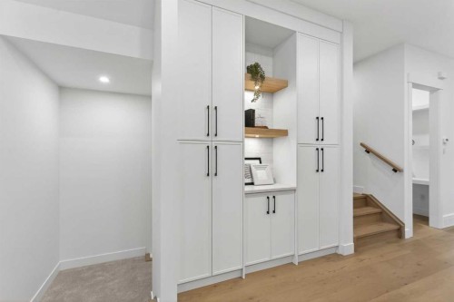 223 29 Avenue Nw, Calgary, AB - Indoor Photo Showing Other Room