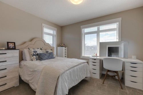 19 Sage Bluff Gate Nw, Calgary, AB - Indoor Photo Showing Bedroom