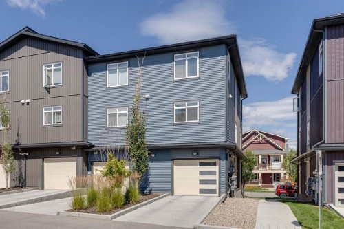 19 Sage Bluff Gate Nw, Calgary, AB - Outdoor With Facade