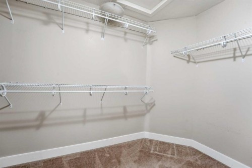 32 Evanscove Heights Nw, Calgary, AB - Indoor With Storage