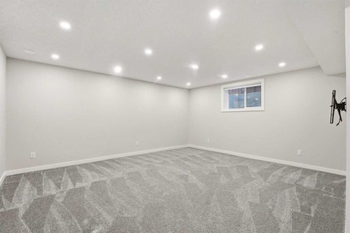 32 Evanscove Heights Nw, Calgary, AB - Indoor