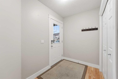 32 Evanscove Heights Nw, Calgary, AB - Indoor Photo Showing Other Room