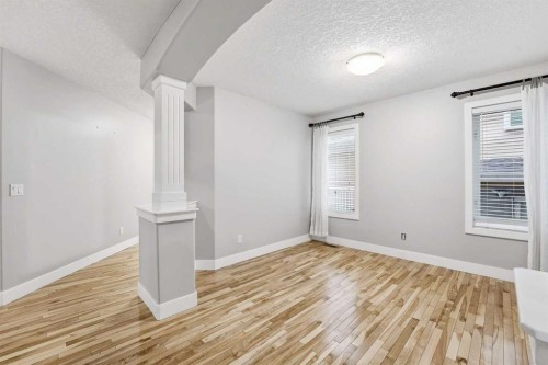 32 Evanscove Heights Nw, Calgary, AB - Indoor Photo Showing Other Room