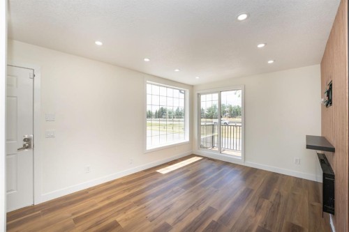 140 Whitworth Way, Calgary, AB - Indoor Photo Showing Other Room