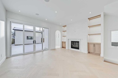 1739 48 Avenue Sw, Calgary, AB - Indoor With Fireplace