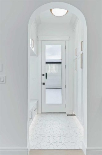 1739 48 Avenue Sw, Calgary, AB - Indoor Photo Showing Other Room