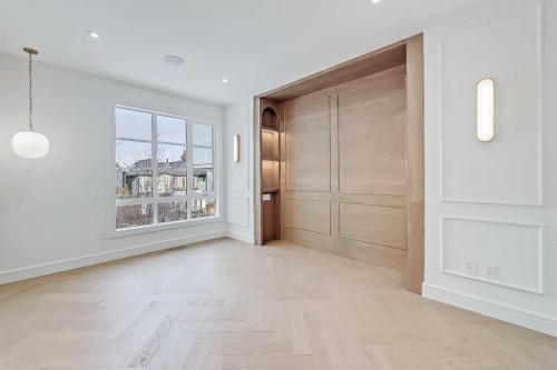 1739 48 Avenue Sw, Calgary, AB - Indoor Photo Showing Other Room