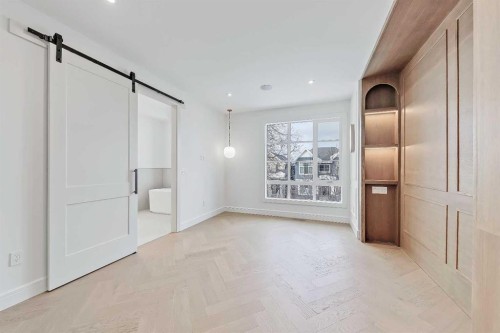 1739 48 Avenue Sw, Calgary, AB - Indoor Photo Showing Other Room