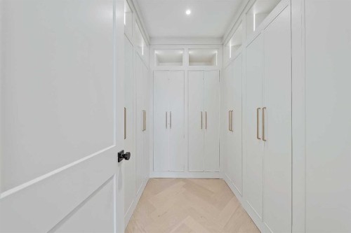 1739 48 Avenue Sw, Calgary, AB - Indoor Photo Showing Other Room