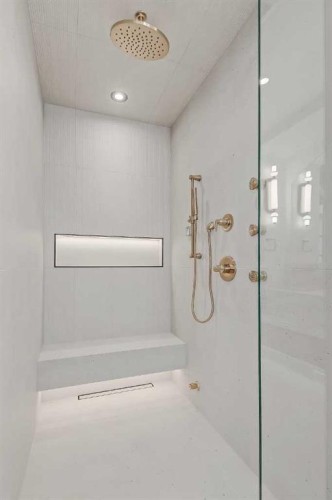 1739 48 Avenue Sw, Calgary, AB - Indoor