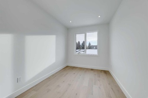 1739 48 Avenue Sw, Calgary, AB - Indoor Photo Showing Other Room