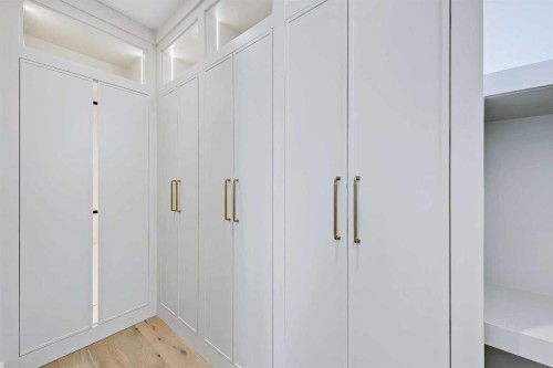 1739 48 Avenue Sw, Calgary, AB - Indoor Photo Showing Other Room