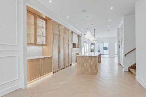 1739 48 Avenue Sw, Calgary, AB - Indoor Photo Showing Other Room