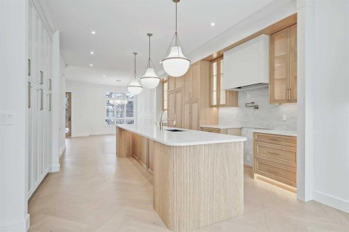 1739 48 Avenue Sw, Calgary, AB - Indoor Photo Showing Kitchen