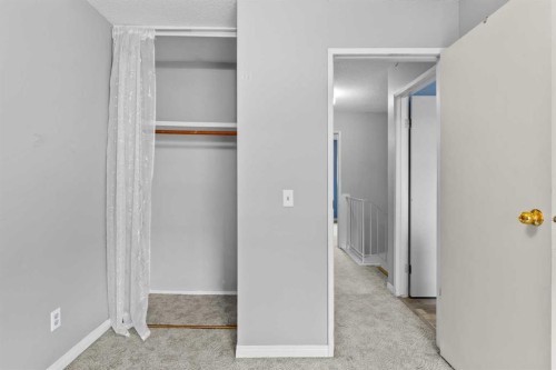 3-100 Pennsylvania Road Se, Calgary, AB - Indoor Photo Showing Other Room