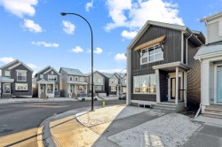 101 Lavender Manor SE Calgary, AB T3S 0C8
