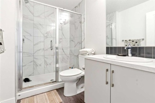 101 Lavender Manor Se, Calgary, AB - Indoor Photo Showing Bathroom