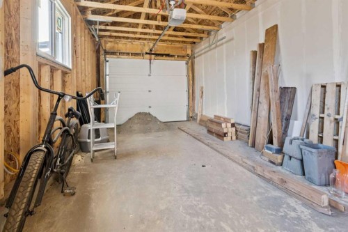 101 Lavender Manor Se, Calgary, AB - Indoor Photo Showing Garage