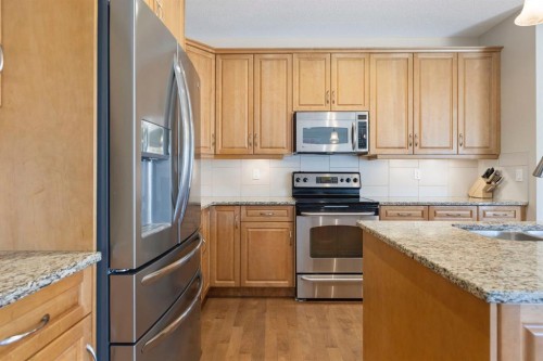 5550 Henwood Street Sw, Calgary, AB - Indoor Photo Showing Kitchen With Upgraded Kitchen