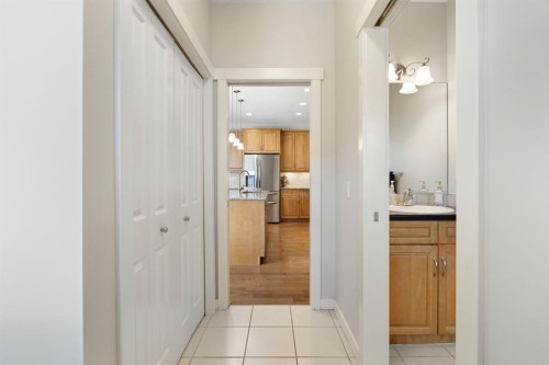 5550 Henwood Street Sw, Calgary, AB - Indoor Photo Showing Other Room