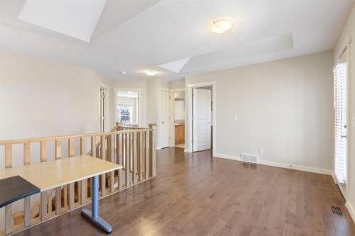 5550 Henwood Street Sw, Calgary, AB - Indoor Photo Showing Other Room