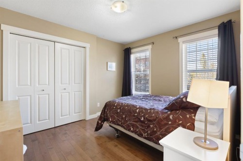 5550 Henwood Street Sw, Calgary, AB - Indoor Photo Showing Bedroom