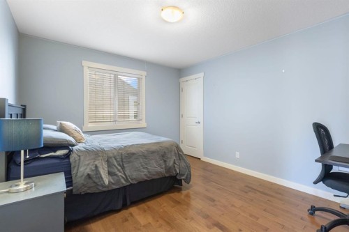 5550 Henwood Street Sw, Calgary, AB - Indoor Photo Showing Bedroom