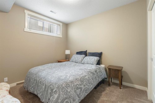 5550 Henwood Street Sw, Calgary, AB - Indoor Photo Showing Bedroom