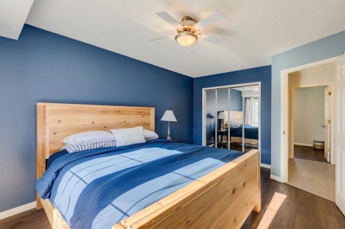19 Sunlake Gardens Se, Calgary, AB - Indoor Photo Showing Bedroom
