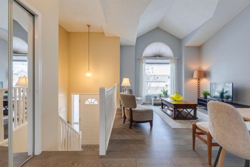 19 Sunlake Gardens Se, Calgary, AB - Indoor