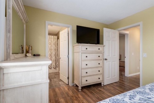82 Cranwell Common Se, Calgary, AB - Indoor Photo Showing Bedroom