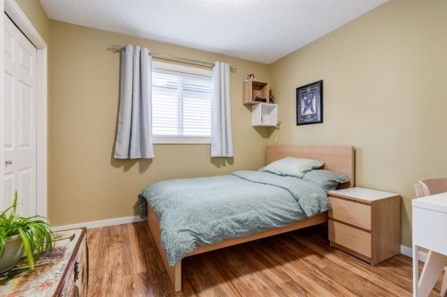 82 Cranwell Common Se, Calgary, AB - Indoor Photo Showing Bedroom