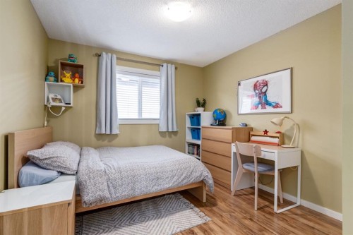 82 Cranwell Common Se, Calgary, AB - Indoor Photo Showing Bedroom