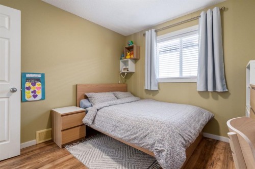 82 Cranwell Common Se, Calgary, AB - Indoor Photo Showing Bedroom