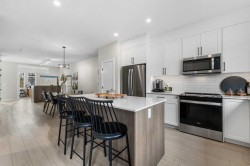 84 Ricardo Ranch Avenue SE Calgary, AB T3M 3Z4