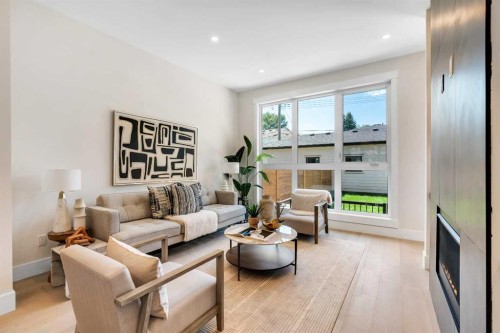 1130A Regent Crescent Ne, Calgary, AB - Indoor Photo Showing Living Room