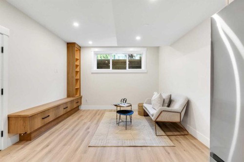 1130A Regent Crescent Ne, Calgary, AB - Indoor Photo Showing Other Room