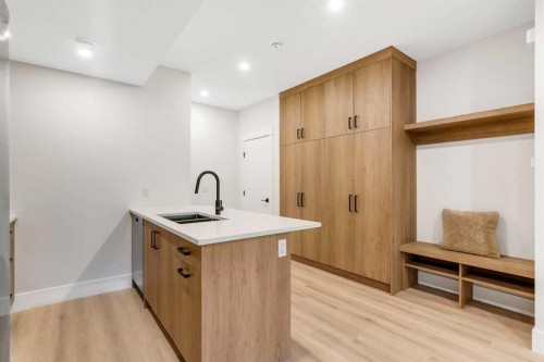 1130A Regent Crescent Ne, Calgary, AB - Indoor