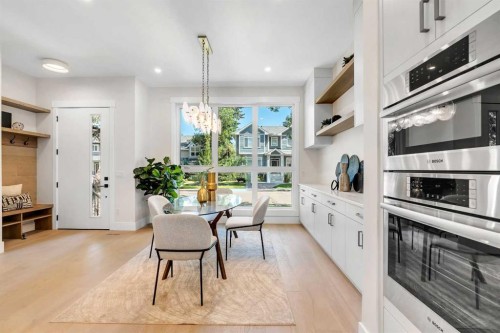 1130A Regent Crescent Ne, Calgary, AB - Indoor Photo Showing Kitchen With Upgraded Kitchen