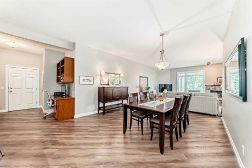 7204-14 Hemlock Crescent Sw, Calgary, AB - Indoor Photo Showing Dining Room
