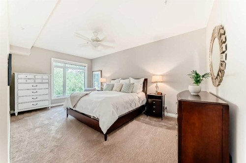 7204-14 Hemlock Crescent Sw, Calgary, AB - Indoor Photo Showing Bedroom