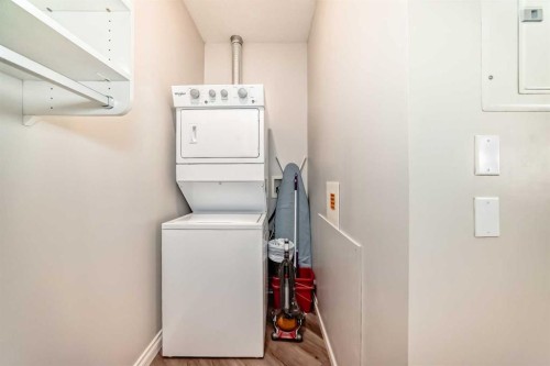 7204-14 Hemlock Crescent Sw, Calgary, AB - Indoor Photo Showing Laundry Room