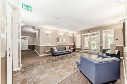 7204-14 Hemlock Crescent Sw, Calgary, AB - Indoor