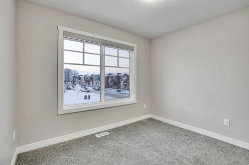 14 Belvedere Common Se, Calgary, AB - Indoor Photo Showing Other Room