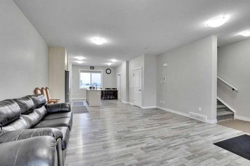 14 Belvedere Common Se, Calgary, AB - Indoor Photo Showing Living Room