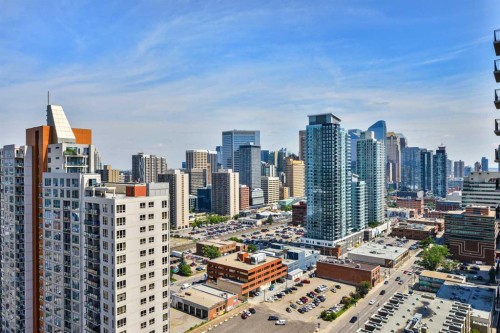 2404-1118 12 Avenue Sw, Calgary, AB - Outdoor With View