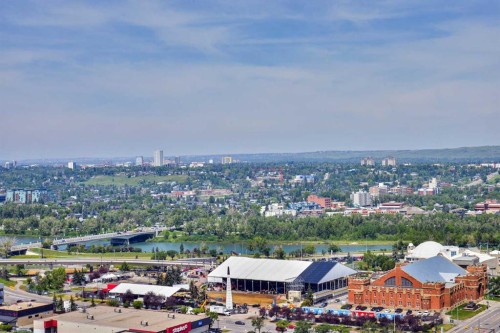 2404-1118 12 Avenue Sw, Calgary, AB - Outdoor With View